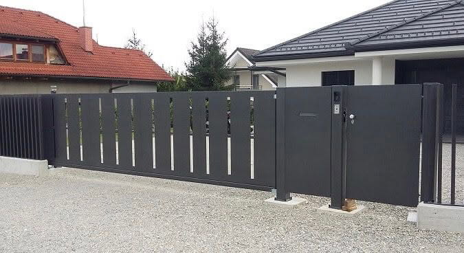 Moderna antracitna ograja